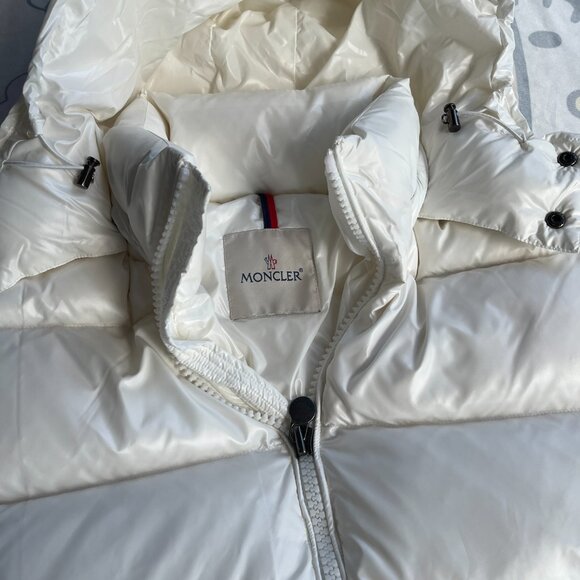 Moncler Hooded Down Jacket White - Picture 2 of 8